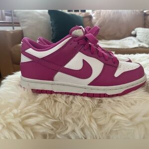 Nike dunks size 5 youth.